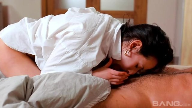 Порно Член пульсирует в горле - найдено секс видео